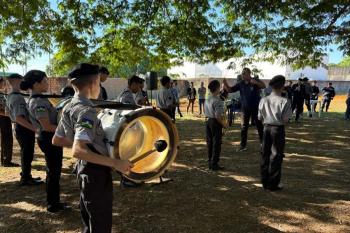 Polícia Militar Mirim de Ariquemes recebe novos instrumentos musicais com recurso destinado pelo deputado Pedro Fernandes  