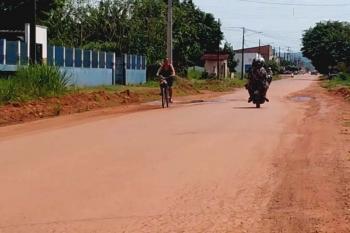 Moradores cobram conclusão das obras de pavimentação e infraestrutura da avenida Dr. Lewerger