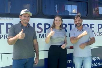 Deputada Lebrinha entrega micro-ônibus para a saúde de São Francisco do Guaporé