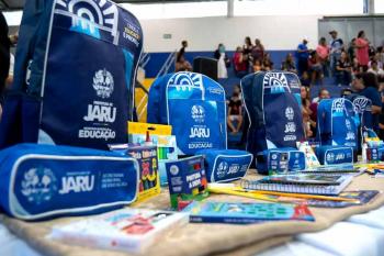 Prefeitura entrega kits de material escolar em Jaru e nos distritos Tarilândia, Jaru-Uaru e Bom Jesus