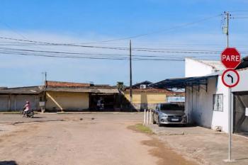 Sinalização divergente é identificada e corrigida na avenida Amazonas