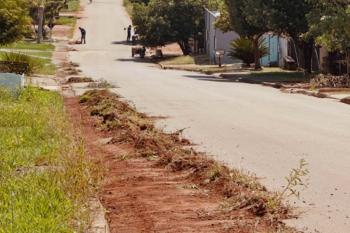 SEMOD intensifica serviços de limpeza e manutenção nas ruas de Espigão do Oeste