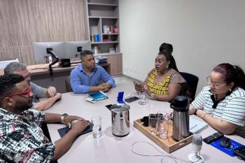 SINJUR recebe representante do Movimento Negro Unificado para diálogo sobre políticas antirracistas
