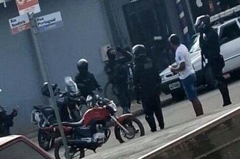 Batalhão de Choque prende homem com moto furtada e placa clonada