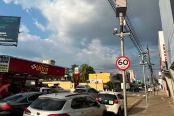 Semáforos funcionam em modo intermitente durante a madrugada em 15 cruzamentos de Porto Velho
