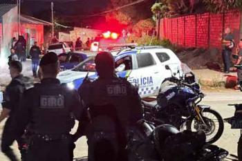 PM prende casal com drogas e colete balístico em boca de fumo