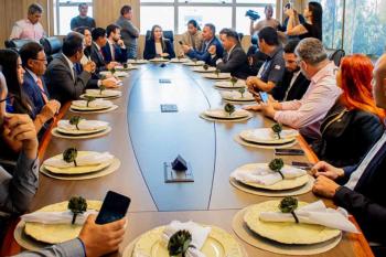 Alero recebe autoridades internacionais para debater integração regional e desenvolvimento econômico