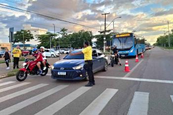 Trânsito mais seguro e humano é tema de ação educativa no Espaço Alternativo, em Porto Velho