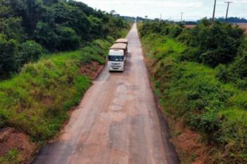 Rodovia-458 recebe manutenção asfáltica em 29 km, ampliando a segurança no acesso ao distrito de Triunfo