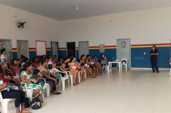 Palestra orienta famílias do Programa Criança Feliz sobre a importância da vacinação infantil