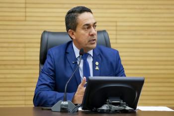 Eyder Brasil apresenta projeto para regularizar imóveis de igrejas e associações em Rondônia