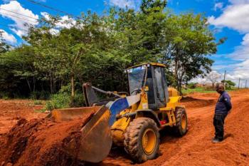 Obras de pavimentação na Linha 625, em Jaru, transformam mobilidade na região