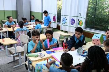 Ensino integral acelera aprendizado de vulneráveis