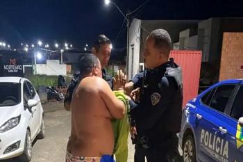 PM prende homem acusado de comandar pontos de venda de drogas