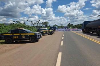 BR-364 é fechada pelo terceiro dia seguido na entrada de Cujubim