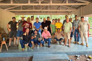 Edevaldo Neves participa de confraternização em Rio Crespo e discute demandas com servidores e lideranças  