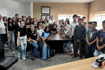 Alunos de escolas de Nova União visitam gabinete do deputado Laerte Gomes