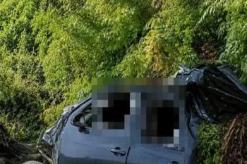 Colisão entre caminhonete e carreta deixa dois mortos na BR-364