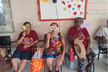 Prefeitura realiza “Carnaval da Proteção” com grupo do PAIF na Associação dos Idosos