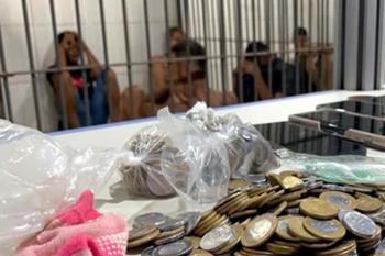 BOPE fecha boca de fumo e quadrilha é presa com drogas na zona leste