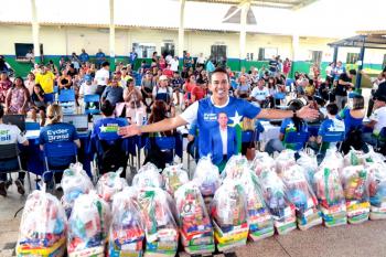 Mais de 1000 pessoas são atendidas na 5ª edição do Cidadania no Bairro promovida por Eyder Brasil