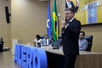 Deputado Luizinho Goebel indica reforma geral da Escola Emburana em Presidente Médici