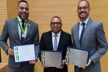Assembleia Legislativa homenageia personalidades com títulos e medalhas em sessão solene em Rondônia