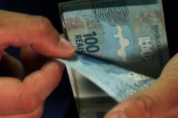 Brasileiros sacaram em dezembro R$ 429 milhões esquecidos em bancos