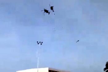 Helicópteros se chocam no ar e 10 ocupantes morrem na Malásia; Veja vídeo