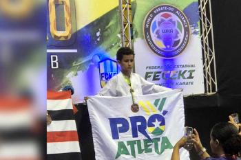 Prefeitura celebra conquista de Matheus Kunde no Brasileiro de Karatê