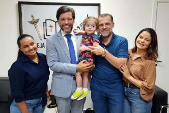 Delegado Camargo recebe famílias e reforça mobilização em defesa de crianças cardiopatas em Rondônia