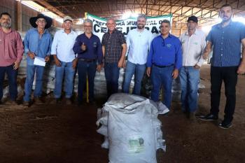 Ezequiel Neiva garante entrega de mais de 15 toneladas de adubo para produtores rurais de Cerejeiras