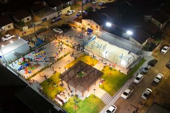 Prefeitura inaugura nova praça pública e quadra poliesportiva no bairro Jardim Primavera