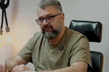 Secretário critica mínimo constitucional de 25%, defende meritocracia e rejeita viés ideológico na educação