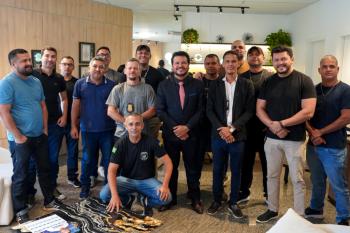 Deputado Marcelo Cruz firma parceria com socioeducadores e reforça apoio à categoria 