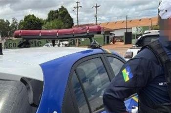 Dupla encapuzada invadiu residência armada com faca em tentativa de roubo