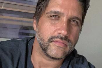 “Fui engolido pelo personagem”: Leo Chaves relembra síndrome do pânico no auge da fama