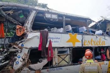 Vítimas de tombamento de ônibus em Petrópolis são do sexo feminino