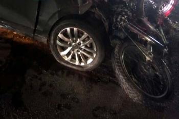 Colisão entre carro e moto deixa vítima gravemente ferida na BR-364 