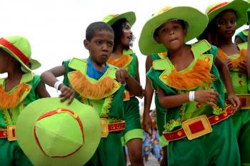 Escolas de samba mirins desfilam nesta sexta na Marquês de Sapucaí