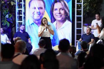 Cirone e Noeli lançam campanha com adesivaço na madrugada em Cacoal
