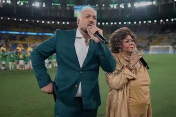 Alcione explica falha durante execução do Hino Nacional no Maracanã e cita problema técnico