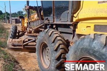 Equipe da SEMADER realiza serviços de recuperação e manutenção das vias rurais