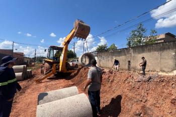 Serviços de infraestrutura avançam no bairro Três Marias
