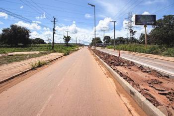 Obra na Estrada dos Periquitos reorganiza trânsito e amplia segurança