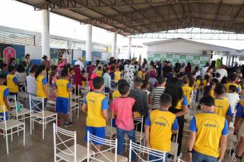 Novos uniformes, mais profissionais e premiação marcam volta às aulas em Porto Velho