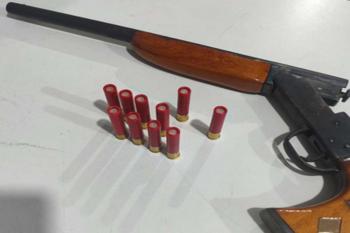  PM apreende arma artesanal e prende homem por porte ilegal em Candeias 