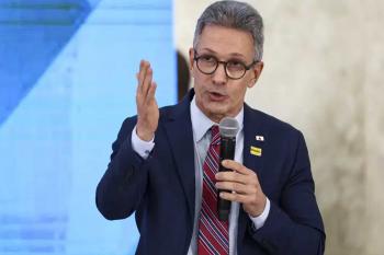 Zema reage a pedido do STF e diz que vídeo com fantoches não justifica investigação