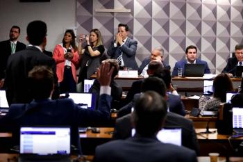 CPMI do INSS aprova convocação de cunhado e ex-namorada de Vorcaro