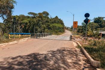 Lombadas serão instaladas nas duas extremidades de ponte na Estrada de Santo Antônio